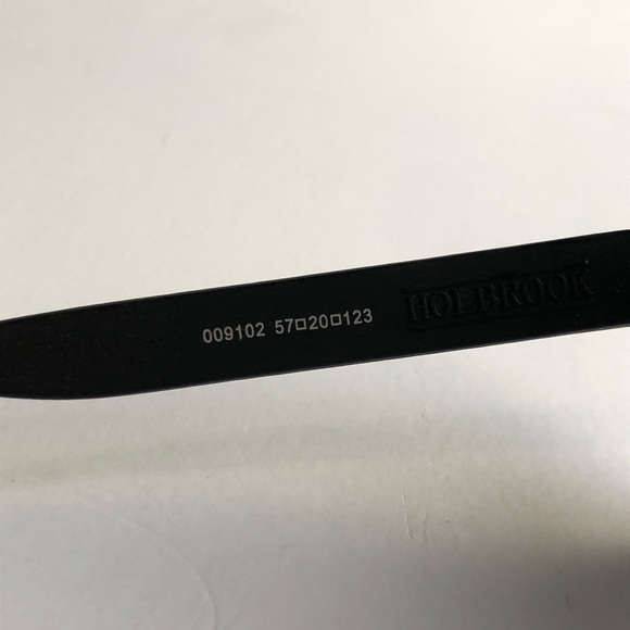 OO9102 Oakley Holbrook Black Matte - Picture 6 of 10